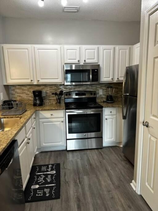 Extravagant 2 Br/2 Ba Apartment Саванна Экстерьер фото